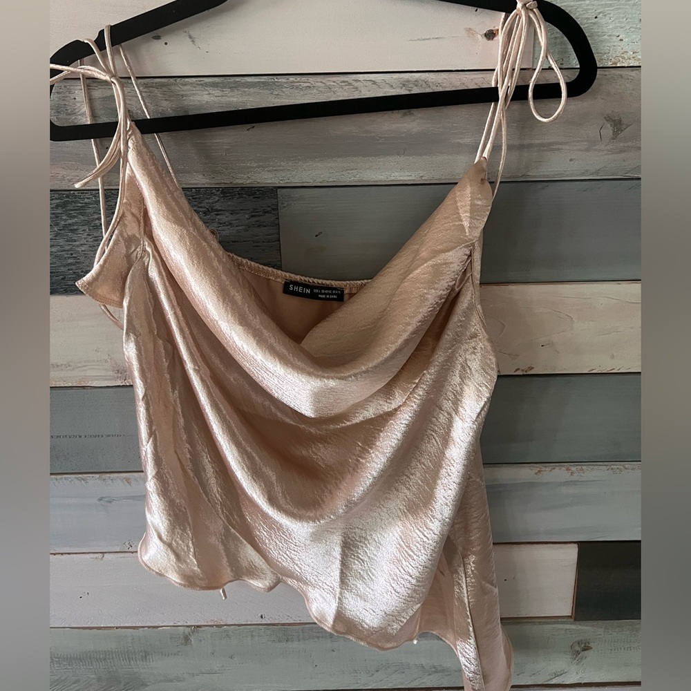 Never worn! Gold statin top- large